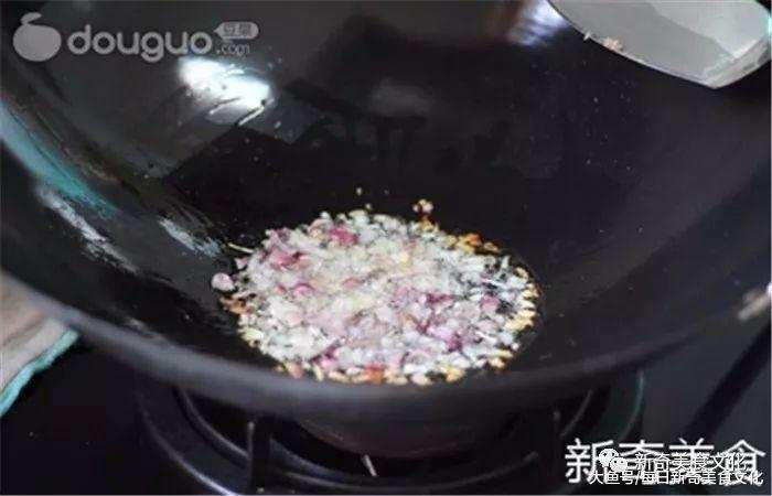 街边摆摊10元一碗,街边地摊小吃怎么做