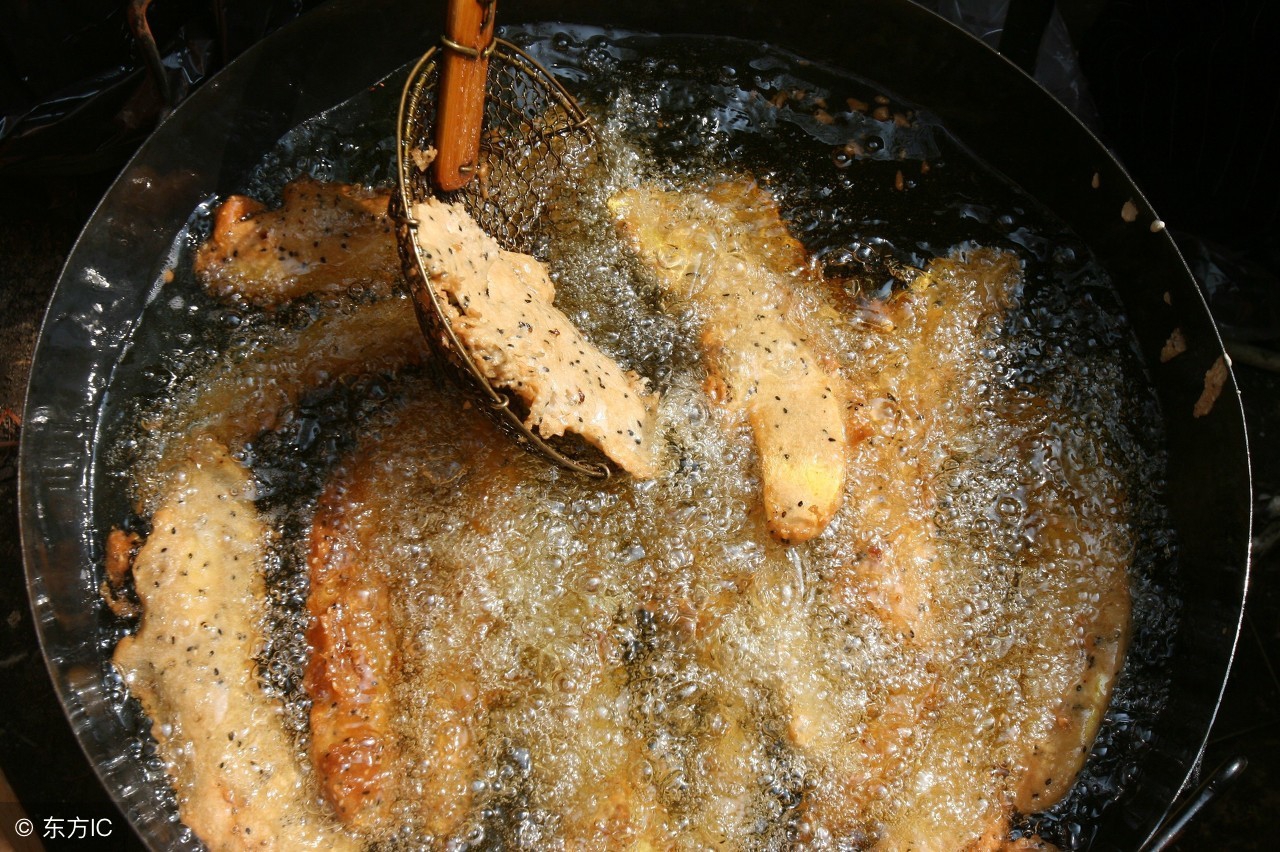 炒菜时一不小心调料放多了怎么办？一招教你如何进行弥补！