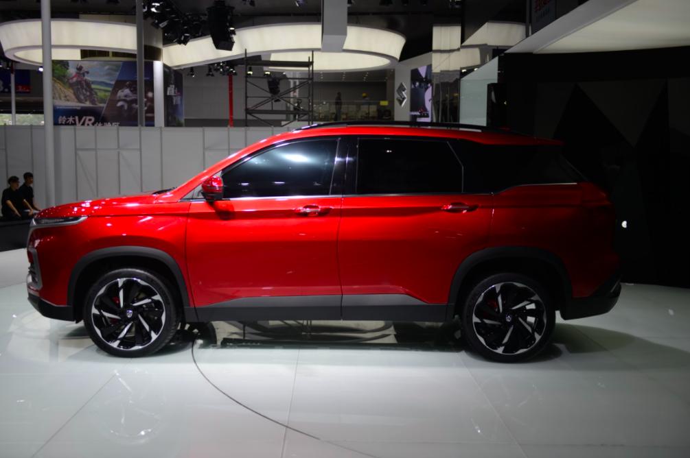 宝骏530与宝骏560的区别,宝骏530和宝骏560哪个好