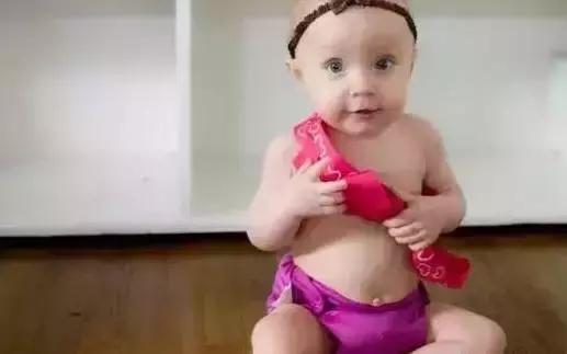 宝宝红屁股是纸尿裤问题么,宝宝红屁股是纸尿裤的问题