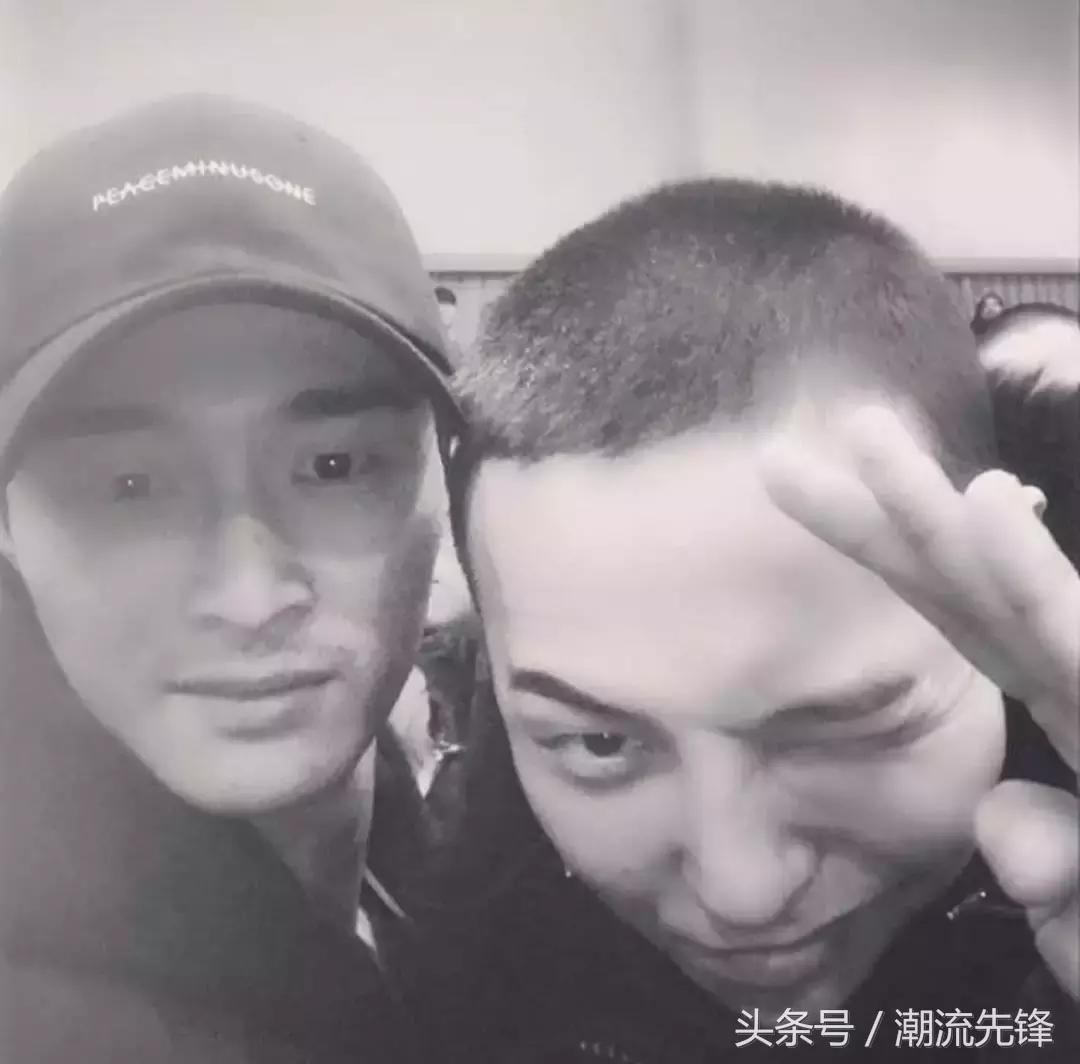 剃了板寸依旧帅气的男生,gd入伍后的样子