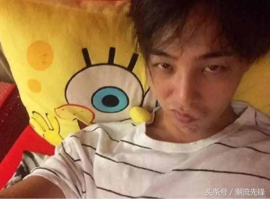 剃了板寸依旧帅气的男生,gd入伍后的样子