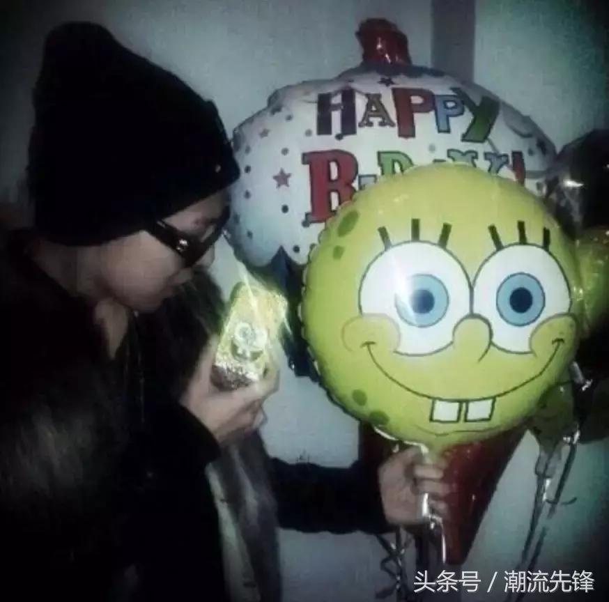 剃了板寸依旧帅气的男生,gd入伍后的样子