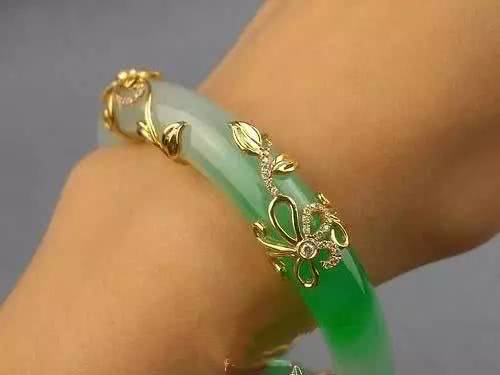 翡翠手镯断了自己怎么修,翡翠不小心打碎