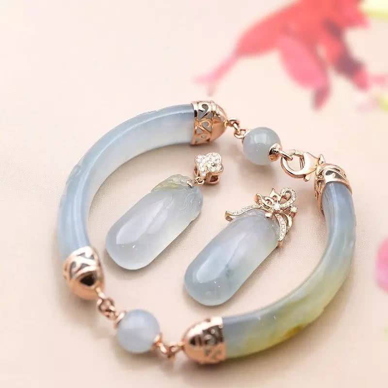 翡翠手镯断了自己怎么修,翡翠不小心打碎