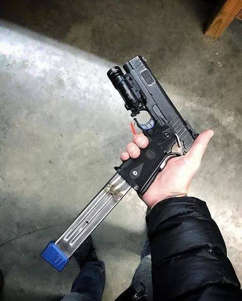 战术卢卡斯完整版,战术教父卢卡斯射击视频