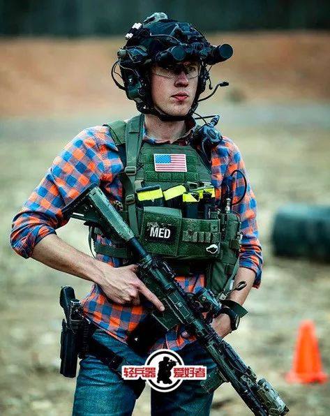 战术卢卡斯完整版,战术教父卢卡斯射击视频