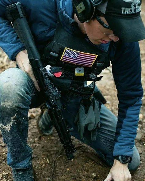 战术卢卡斯完整版,战术教父卢卡斯射击视频