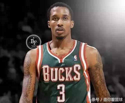 我只想拼命工作然后努力的挣钱,不论做什么工作都是为了挣钱