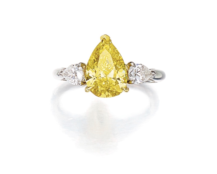 同一颗蓝宝石有不同颜色,同等重量红宝石和蓝宝石哪个更贵