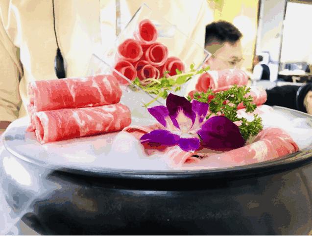 听说太原这次搬来了“肉山大魔王”，牛气冲天啊