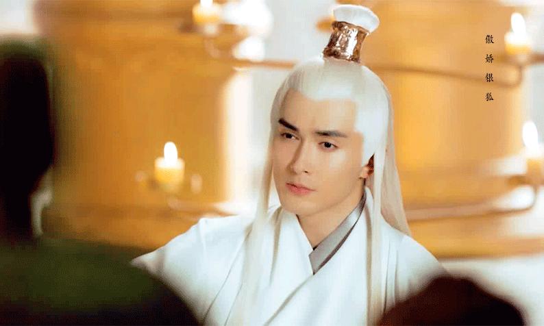 《时尚芭莎》杂志中高伟光的时装造型和古装造型有什么不同