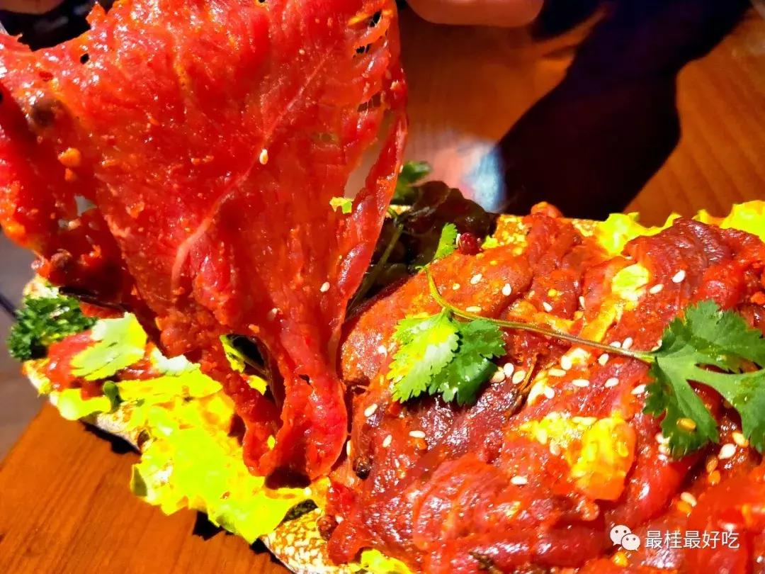 当雨桂林碰上川蜀火锅，不一样的火花碰撞，这家店火了。