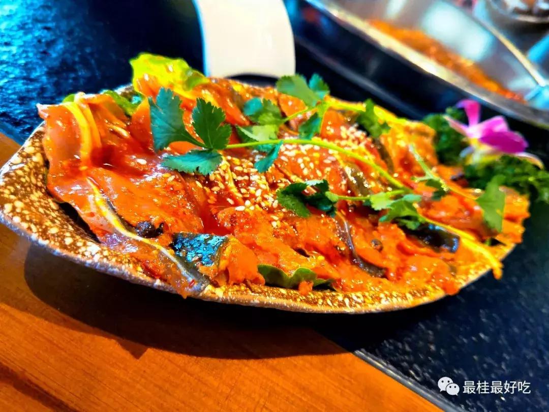 当雨桂林碰上川蜀火锅，不一样的火花碰撞，这家店火了。