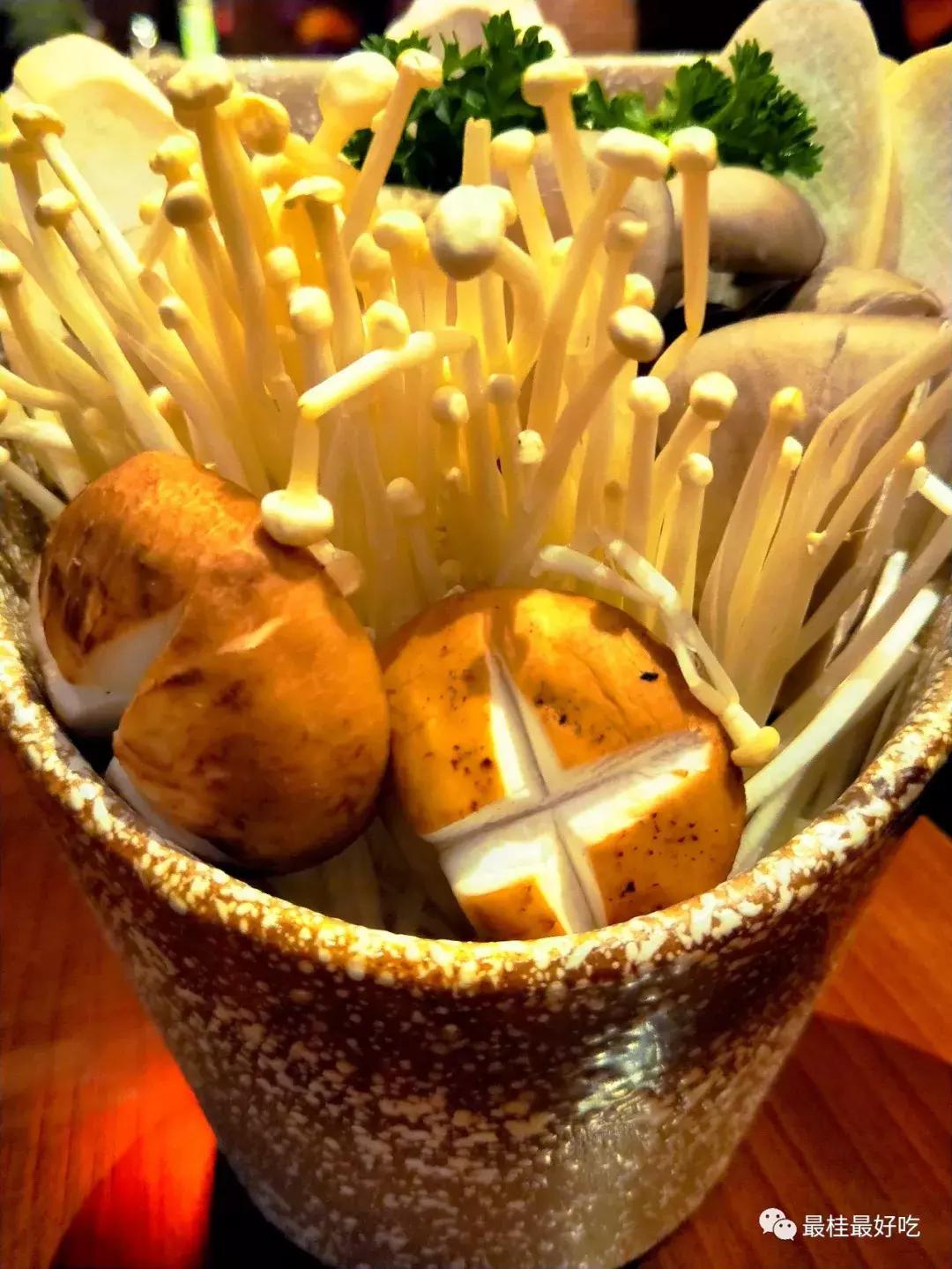 当雨桂林碰上川蜀火锅，不一样的火花碰撞，这家店火了。