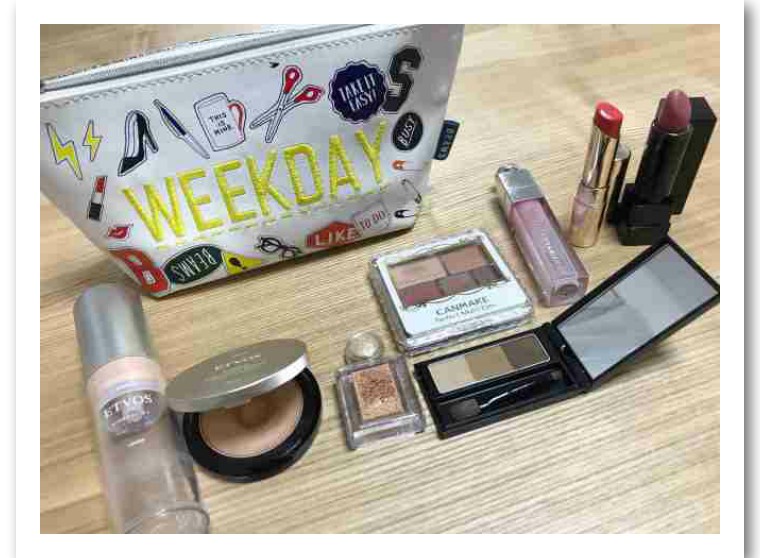 日本化妆包里面装什么东西,日本女生化妆包里有什么