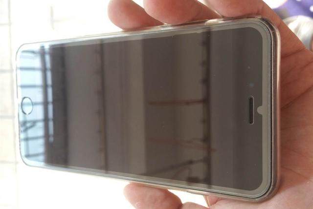 为什么手机膜不能完美贴好,手机出厂为什么不贴钢化膜