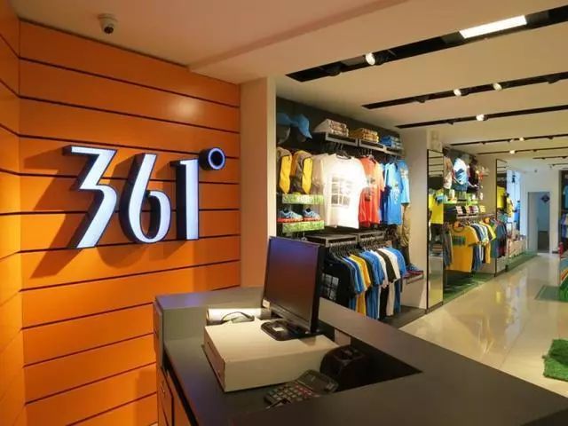 苏芒突然离任时尚集团总裁；开云眼镜部门入驻京东