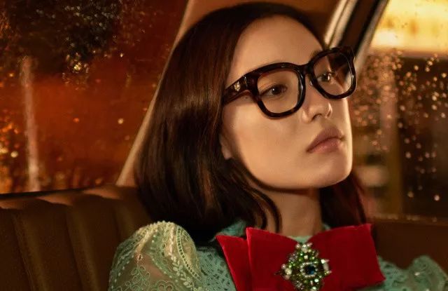 苏芒突然离任时尚集团总裁；开云眼镜部门入驻京东