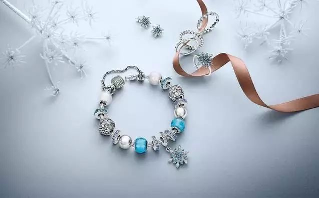 苏芒突然离任时尚集团总裁；开云眼镜部门入驻京东