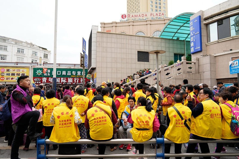 中越边境集市,越南边民收入