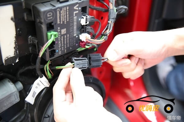 科鲁兹车主：来不及解释了！快上车！去听我的音响……