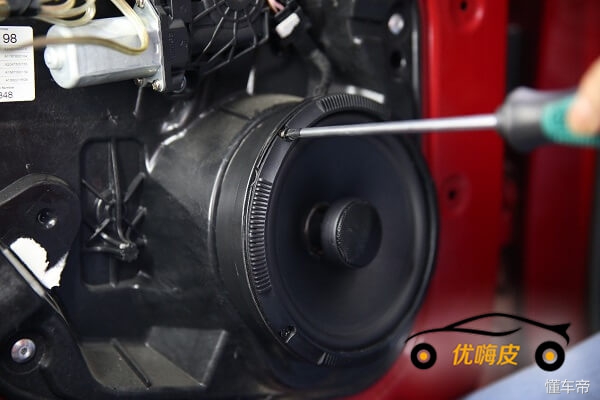 科鲁兹车主：来不及解释了！快上车！去听我的音响……