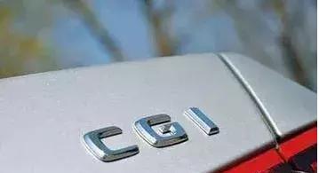 汽车屁股字母意思,车屁股标志是一串字母