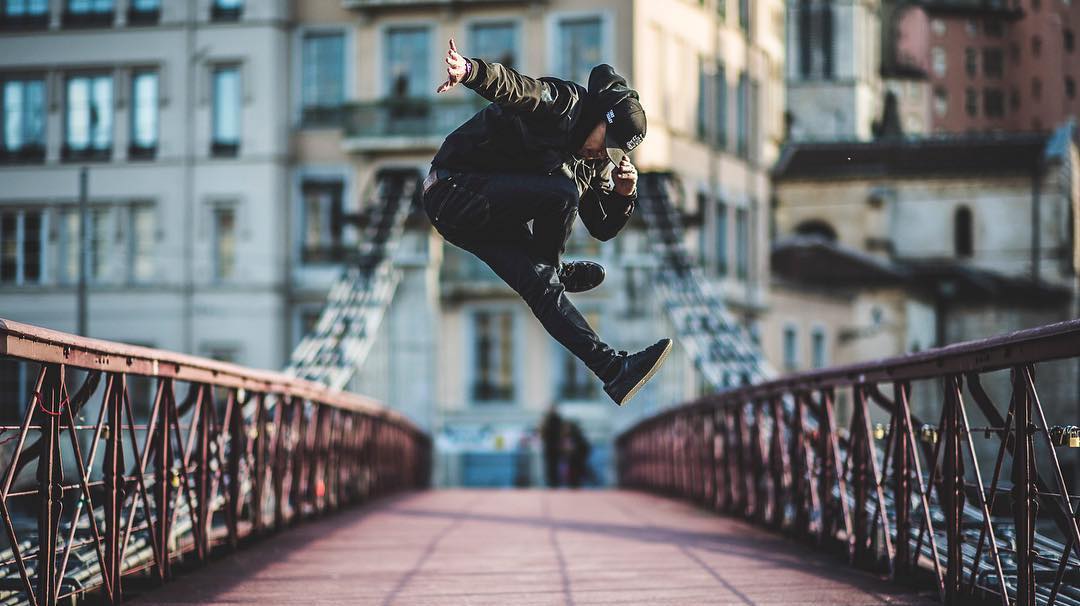 与其玩游戏还不如带你吃鸡,bboy双人配合