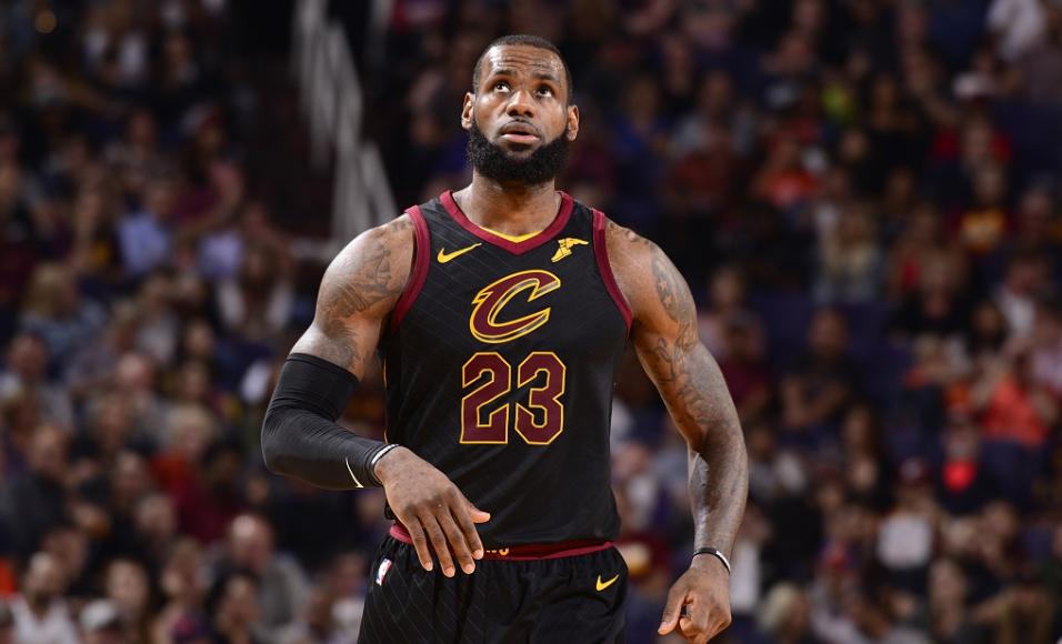 骑士客场大胜太阳，詹皇暴君试大风车扣篮惊爆全场！