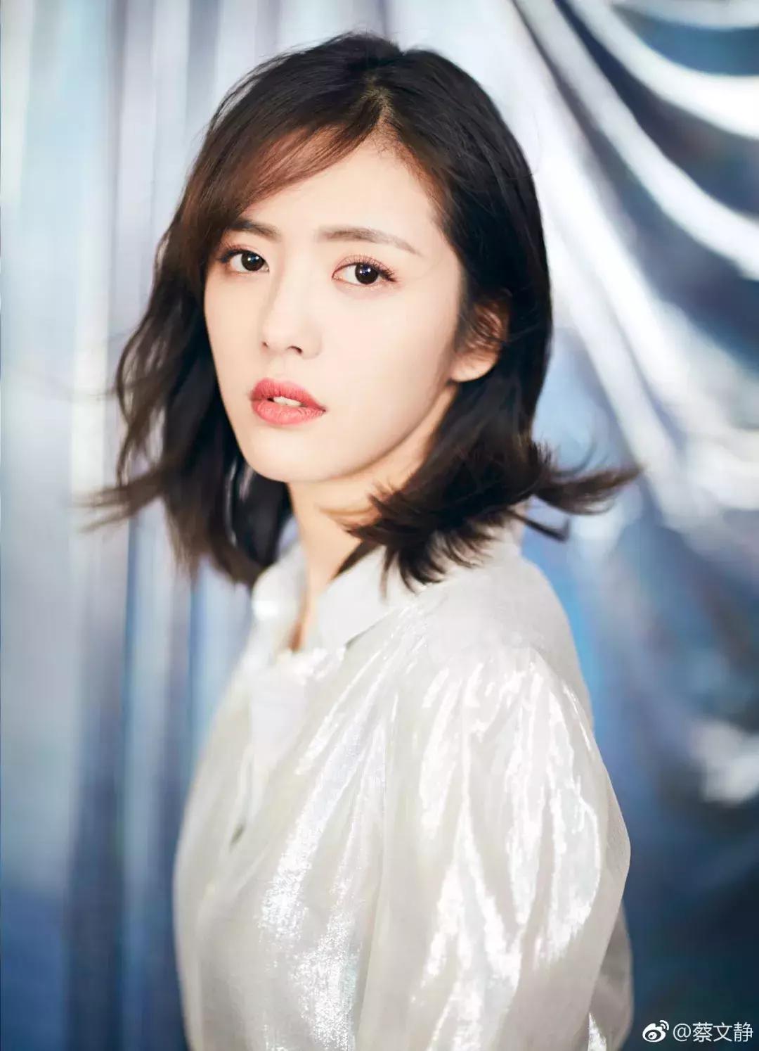 这位小花不仅自曝体重，还大方回应撞脸马思纯、姚晨的“梗”