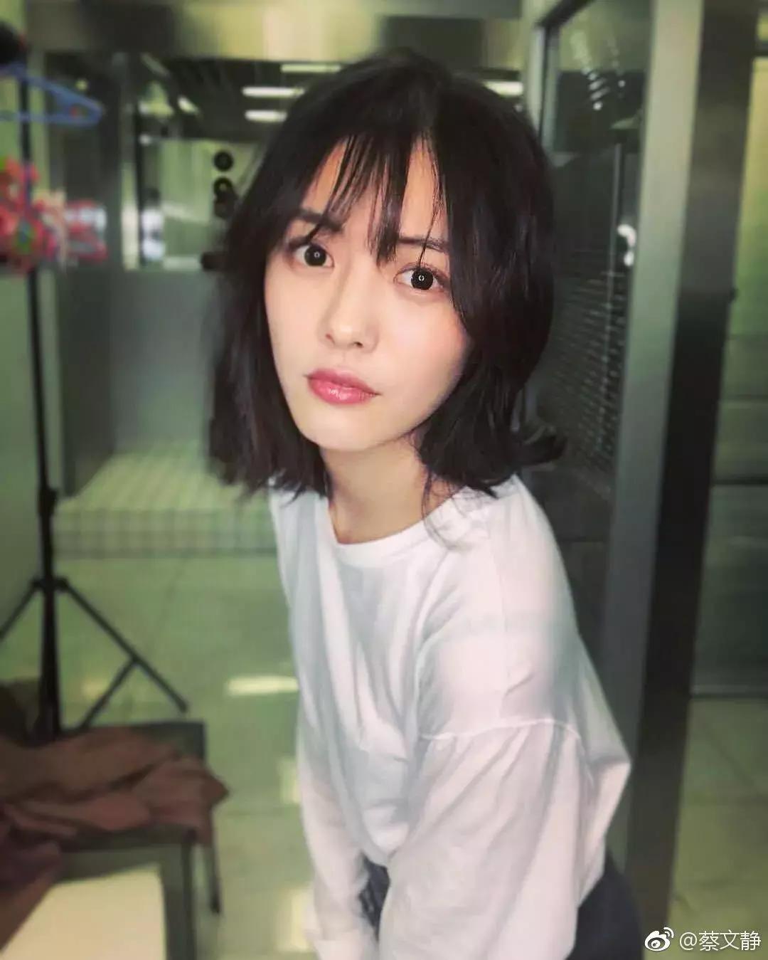 这位小花不仅自曝体重，还大方回应撞脸马思纯、姚晨的“梗”