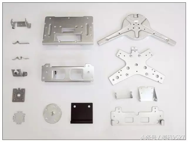 冲压模内攻牙,模内攻牙