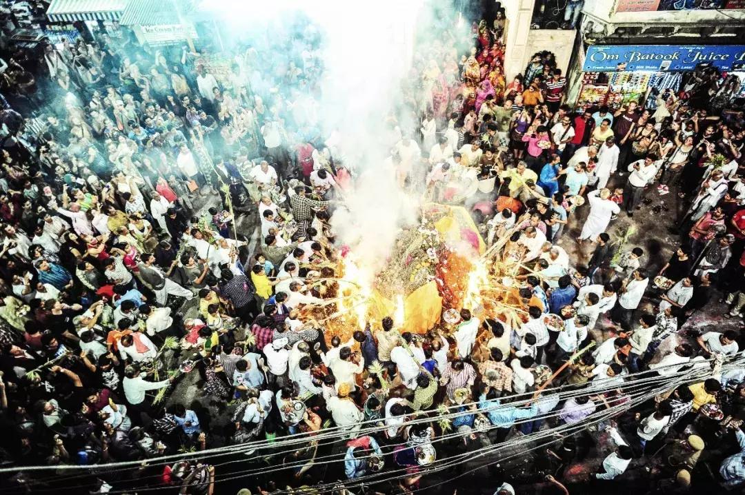 很色很燃很激情,普什卡的洒红节!