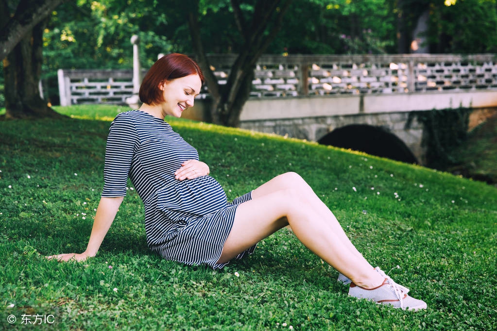 孕早期有褐色分泌物hcg翻倍不好,孕妈妈在孕早期有白带是否正常