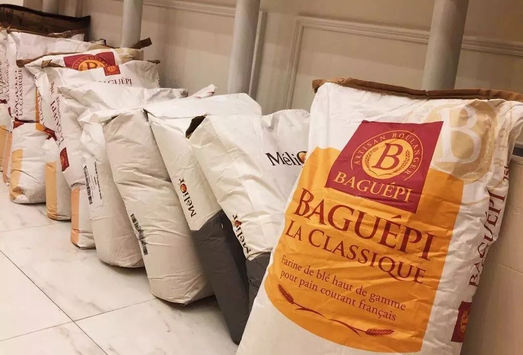 看完就懂,为何80后双胞胎美女妈妈舍弃高薪,缔造健康面包工坊