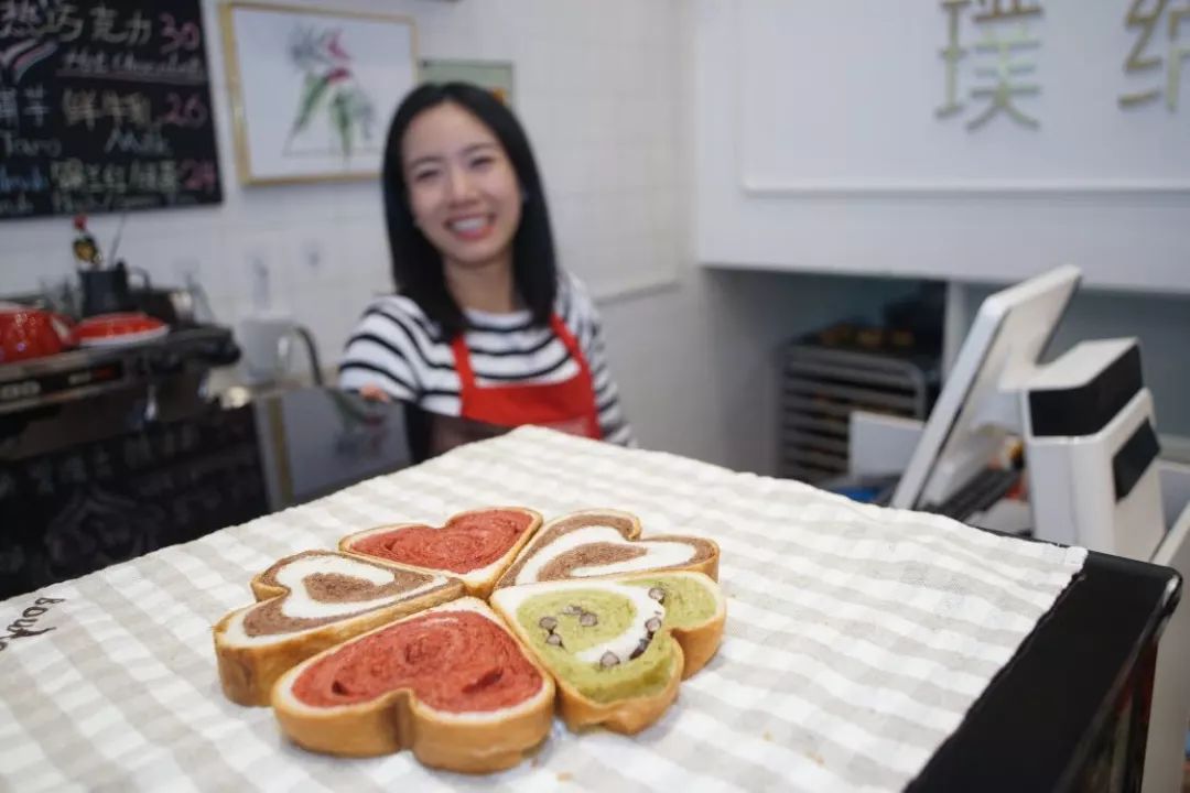 看完就懂,为何80后双胞胎美女妈妈舍弃高薪,缔造健康面包工坊