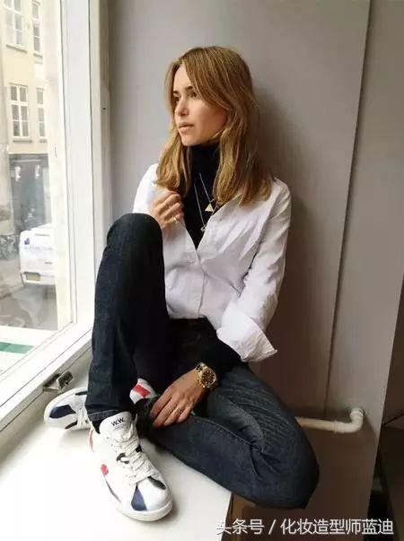 墨绿色毛衣配的衬衫穿搭,毛衣衬衫最温暖的叠穿套路