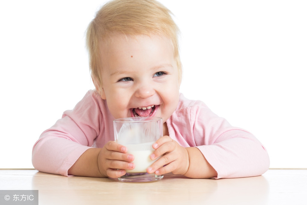 酸奶的功效与作用禁忌人群,宝宝喝酸奶的好处