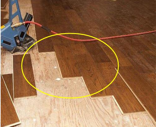 瓷砖上铺木地板省钱,装修木地板和瓷砖哪个省钱