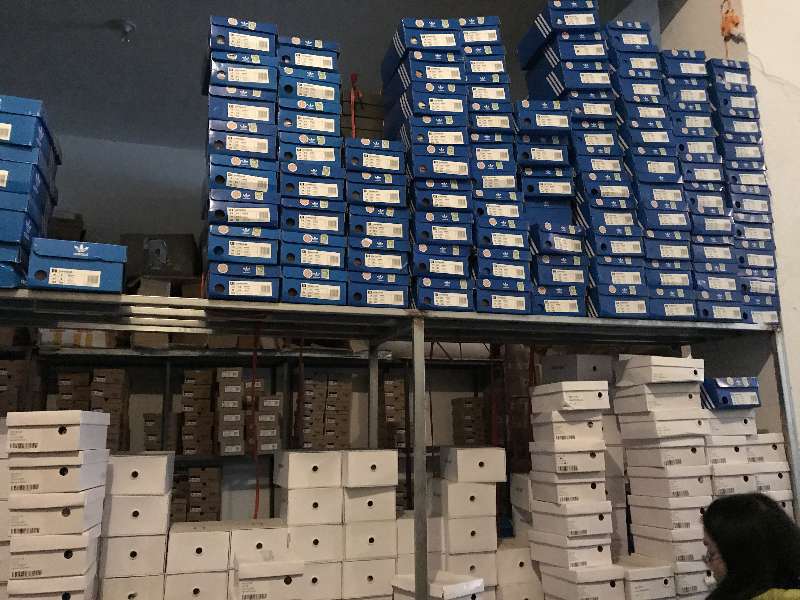 销售假冒阿迪达斯耐克怎么处罚,微商卖假nike鞋犯法吗