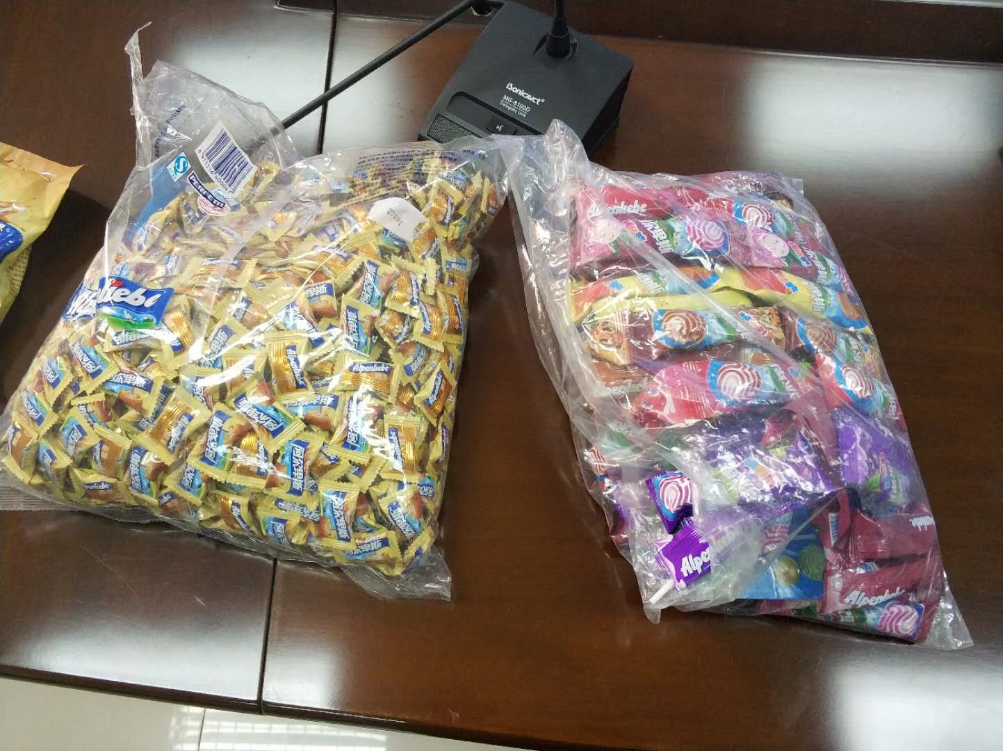 销售假冒阿迪达斯耐克怎么处罚,微商卖假nike鞋犯法吗