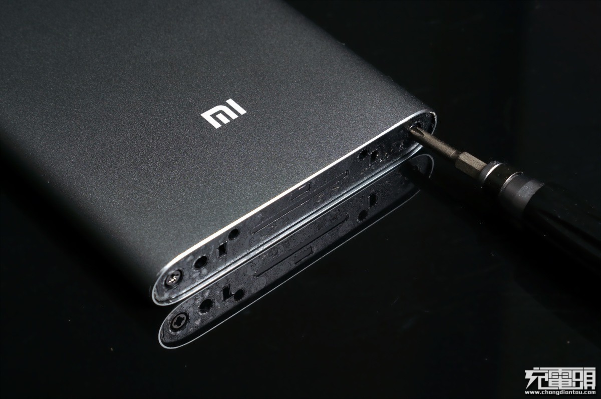 小米充电宝口袋版10000毫安评测,小米最好的充电宝是哪款