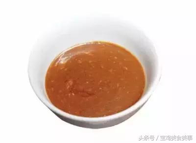 要想凉菜拌得好秘制酱汁少不了,如何调制出粘稠的凉菜酱汁