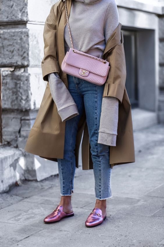 从包包到鞋子的潮牌推荐，驾驭得粉嫩系的妹子，尽收十里春风！