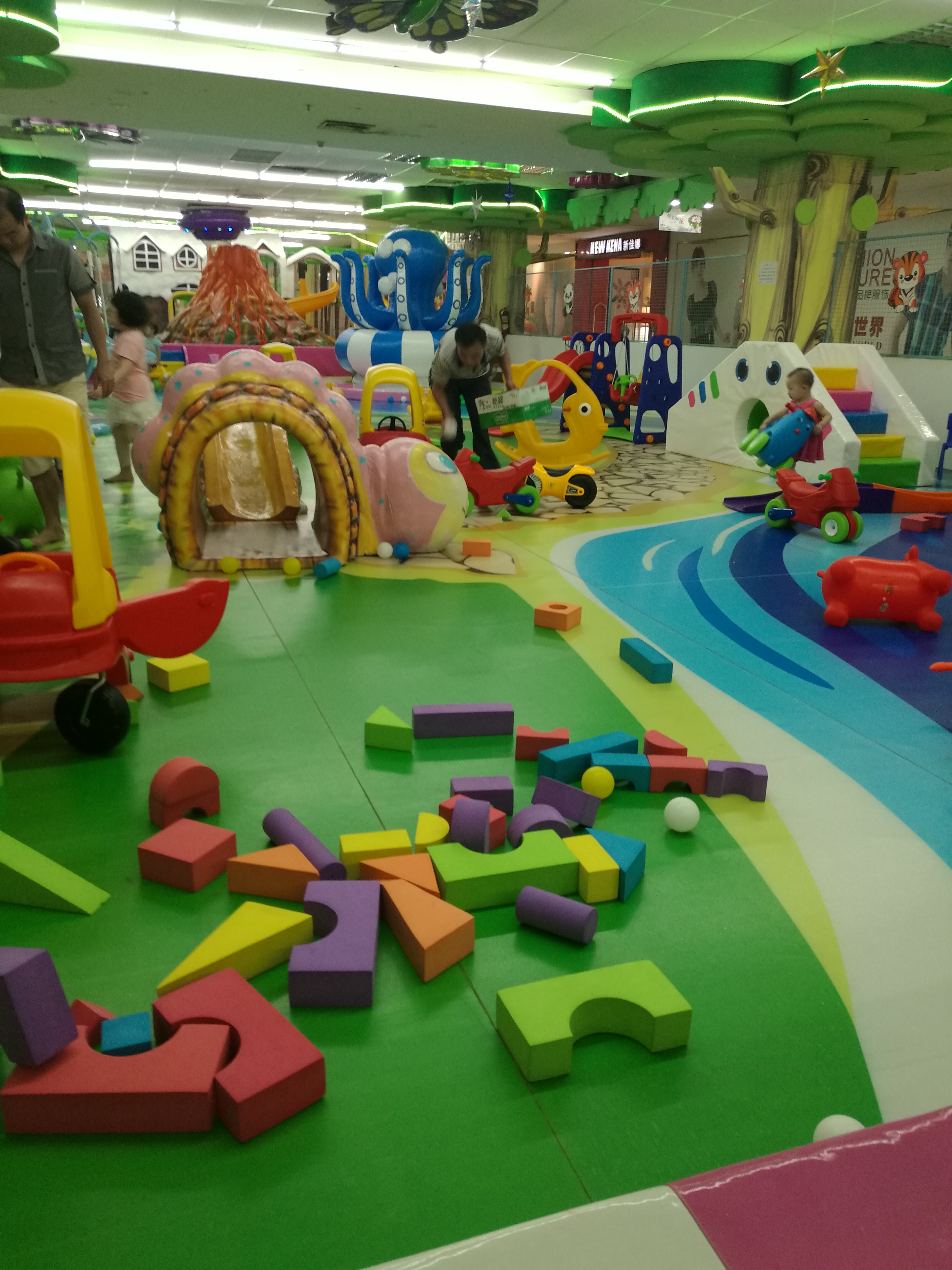 淘气堡儿童乐园游乐设备生产厂家,室内儿童淘气堡哪里能定做