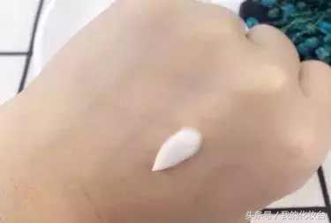 不靠医美拯救垮脸,不靠任何手段改善痘痘