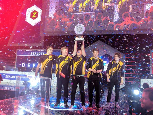 风暴电竞总监采访：我们最重视的是内容、教程和提升玩家们的水平