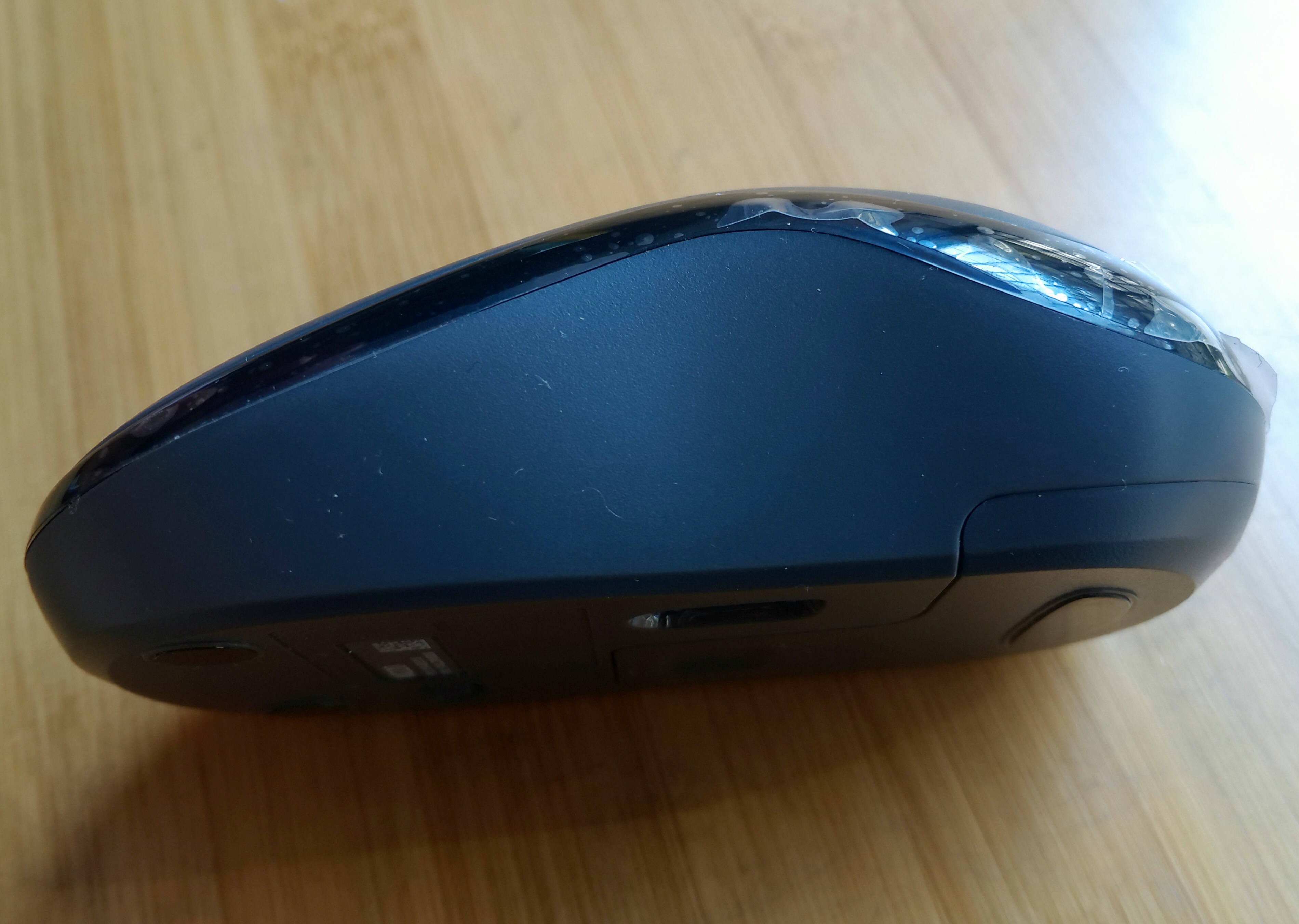 拆罗技无线鼠标的方法,拆一个全新的罗技m220无线鼠标