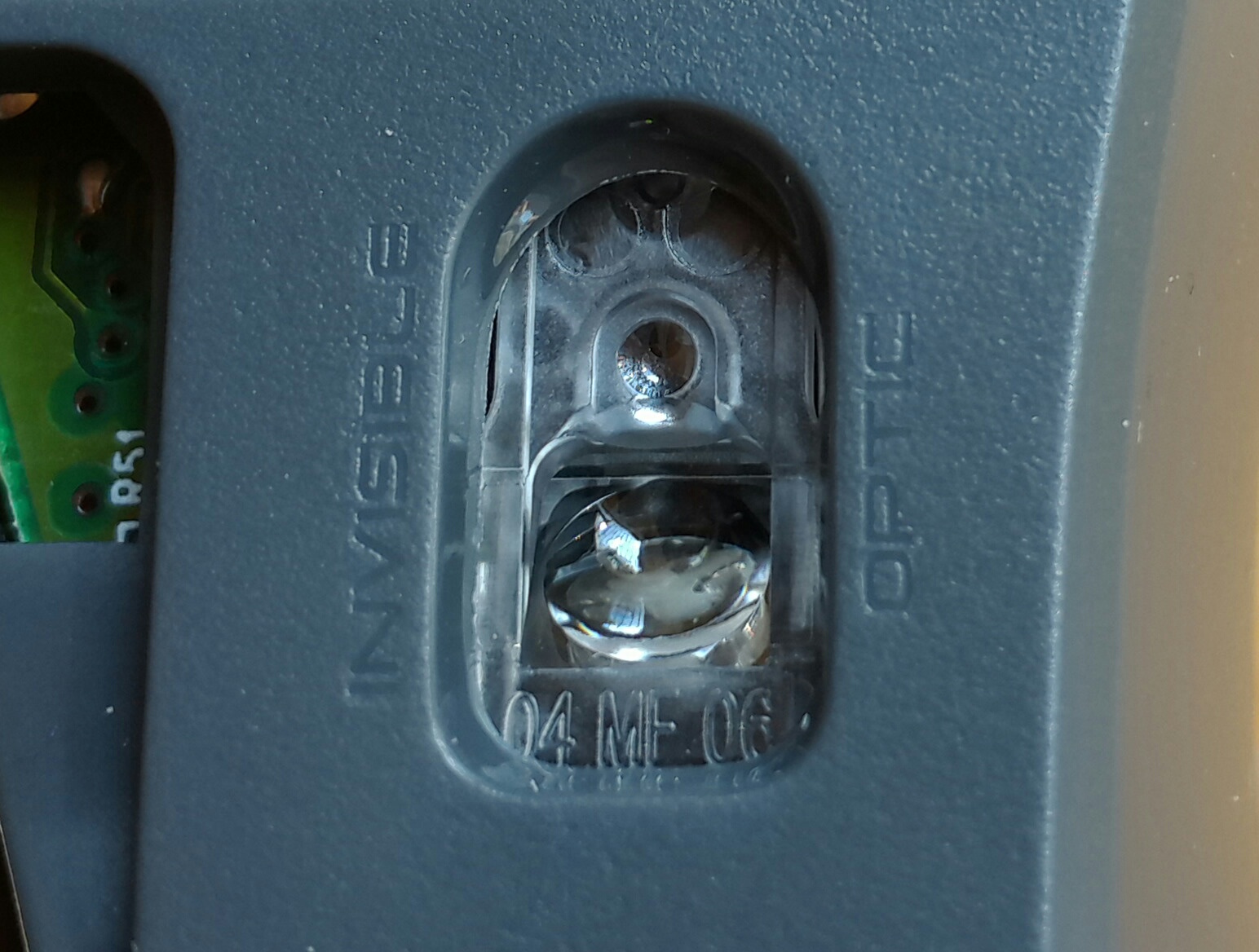 拆罗技无线鼠标的方法,拆一个全新的罗技m220无线鼠标